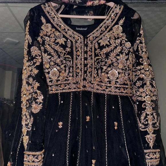 Pakistani Designer Dress Amna Ismail - Picture 2 of 10